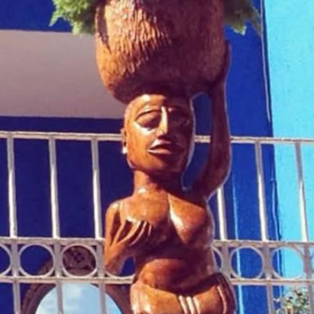 Escultura em madeira - Africana